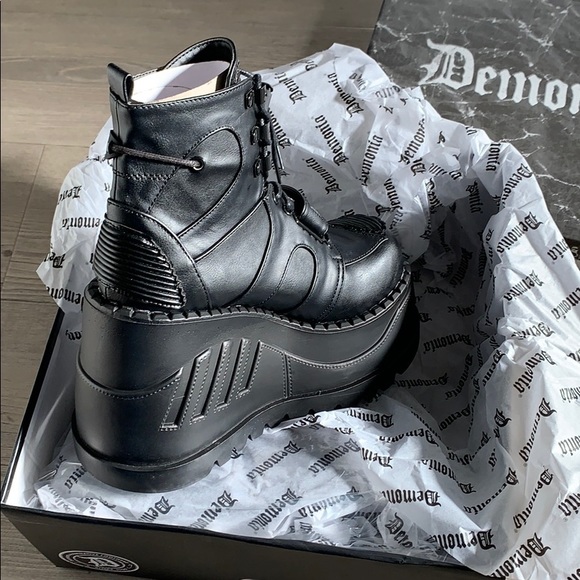 Stomp13 - Picture 4 of 14